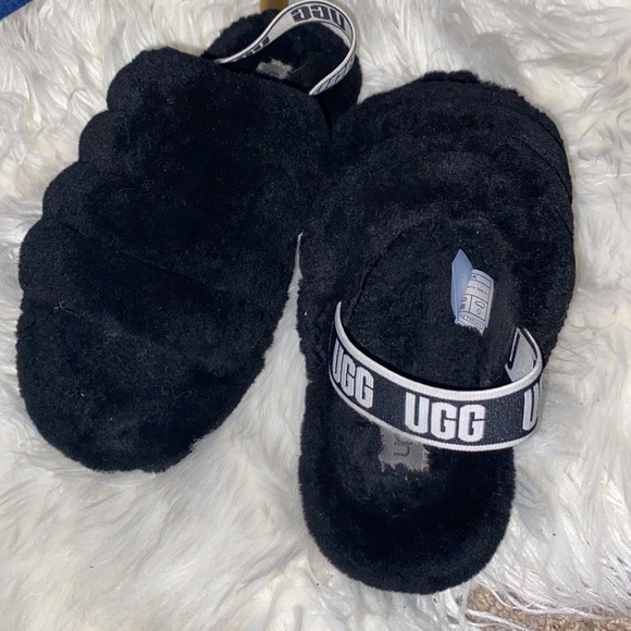 Worn twice!!! Girls size 4 Authentic Ugg slides 💕 - Picture 3 of 7